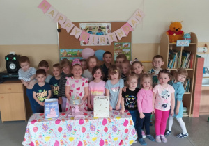Przyjęcie urodzinowe Oli.