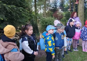 Dzieci podczas ścieżki edukacyjnej.