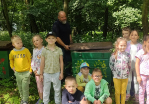 Dzieci na ścieżce edukacyjnej.