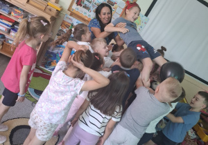 Jubilat podrzucany siedem razy do góry.