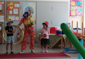 Magiczne sztuczki w wykonaniu dzieci.