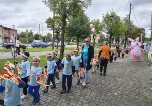 Korowód ulicami miasta na dzień przedszkolaka.