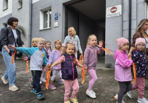 Korowód ulicami miasta na dzień przedszkolaka.