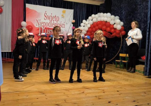 Przegląd przedszkolnych prezentacji z okazji Dnia Niepodległości.