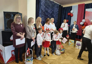 Przegląd przedszkolnych prezentacji z okazji Dnia Niepodległości.