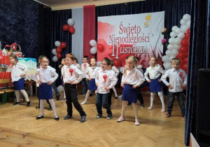 Przegląd przedszkolnych prezentacji z okazji Dnia Niepodległości.