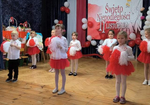 Przegląd przedszkolnych prezentacji z okazji Dnia Niepodległości.