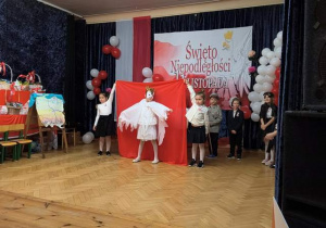Przegląd przedszkolnych prezentacji z okazji Dnia Niepodległości.