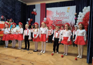 Przegląd przedszkolnych prezentacji z okazji Dnia Niepodległości.