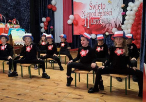 Przegląd przedszkolnych prezentacji z okazji Dnia Niepodległości.