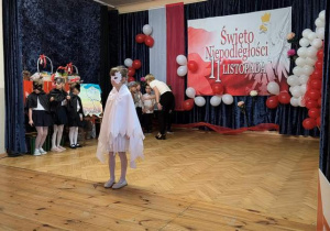 Przegląd przedszkolnych prezentacji z okazji Dnia Niepodległości.