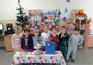 Kajtuś przyjmuje życzenia urodzinowe.