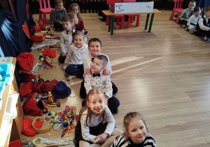 Dzieci nna uroczystości.