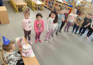 Nikoś świętuje swoje 6 urodziny.