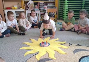 Jubilat w czapeczce.