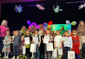 Zdjęcie grupowe uczestników konkursu.