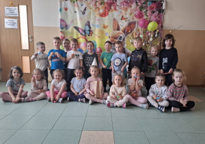 Zdjęcie grupowe z jubilatką.