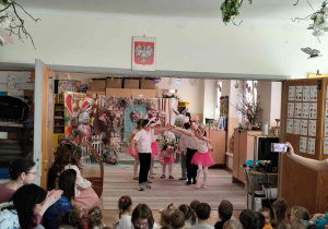 Wielkanocne spotkanie dzieci w przedszkolu.