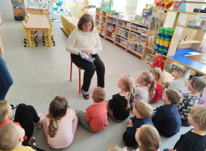 Cała Polska Czyta Dzieciom - babcia Milenki.