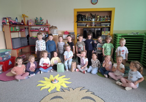 Zdjęcie grupowe z jubilatką.