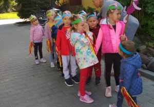 Grupa Prosiaczki świętuje Ogólnopolski dzień przedszkolaka.